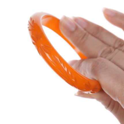 8" c1940's Carved Butterscotch bakelite bangle bracelet - Estate Fresh Austin