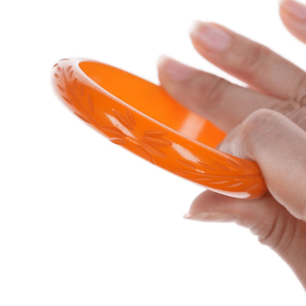 8" c1940's Carved Butterscotch bakelite bangle bracelet - Estate Fresh Austin