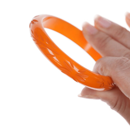 8" c1940's Carved Butterscotch bakelite bangle bracelet - Estate Fresh Austin