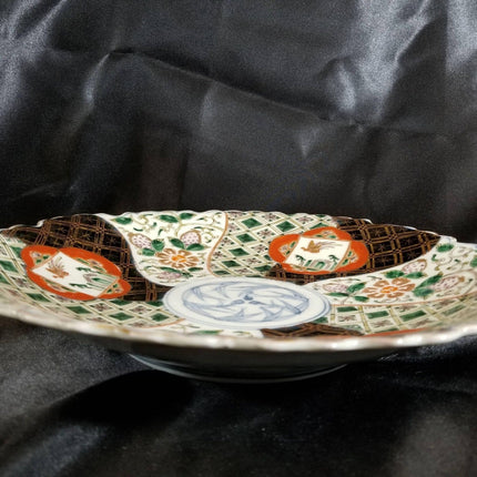 Antique Imari Charger with Unusual Scalloped Edge 19th century 10 5/8" wide Late - Estate Fresh Austin