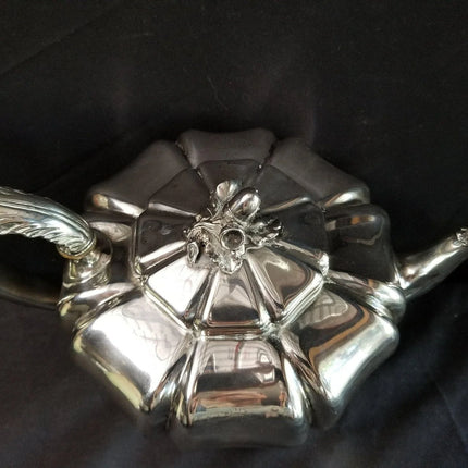Armorial Silver Teapot Acorn Finial Mortimer and Hunt (1839-1843) - Estate Fresh Austin