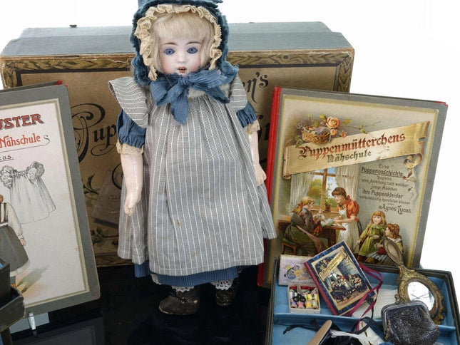 c1900 Bahr and Proschild 247 Dep Agnes Lucas Puppenmutterchen's Nahschule "The D - Estate Fresh Austin