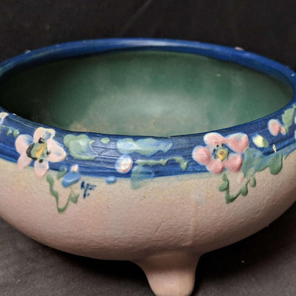 c1920 Weller Hudson Hand Painted Artist Signed 3 ftd Cachepot 5.5" wide x 2 7/8" - Estate Fresh Austin