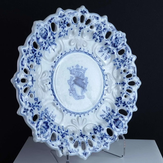 Cantagalli Antique Itanian Faience Reticulated Plate with Crest - Estate Fresh Austin