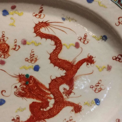 Chinese Famille Verte platter with Dragon Decoration and Greek Key Design 18th-1 - Estate Fresh Austin