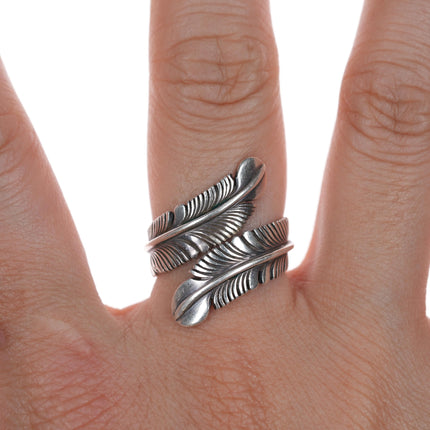 sz7.5 Thomas Curtis (1942-2013) Navajo silver feather ring