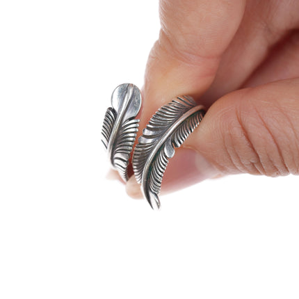 sz7.5 Thomas Curtis (1942-2013) Navajo silver feather ring