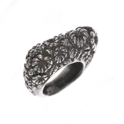 sz5.75 Dian Malouf sterling floral repousse ring