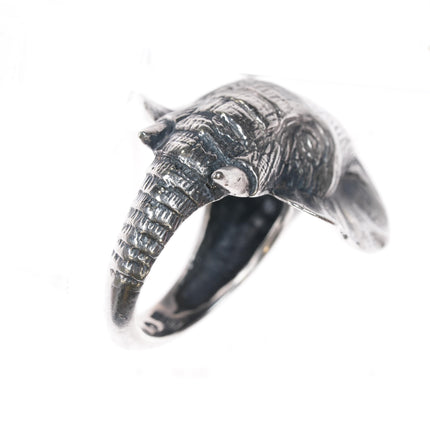 sz8.5 Retired James Avery Elephant ring in sterling