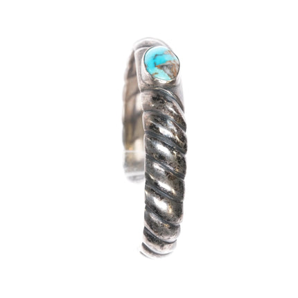 6.5" Vintage Navajo Cast silver and turquoise ribbed cuff bracelet - Estate Fresh Austin