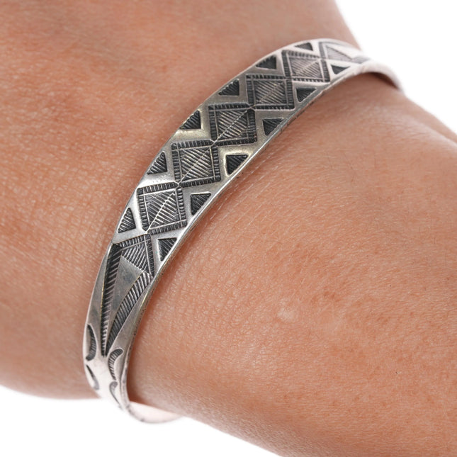 6.35" c1940's Navajo Hand stamped sterling silver cuff bracelet w/ nice pattern - Estate Fresh Austin