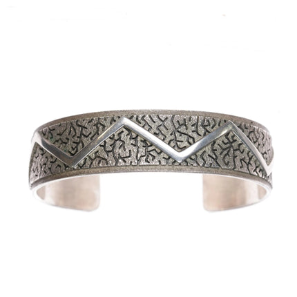 Ray Scott Navajo textured overlay modernist sterling silver cuff bracelet - Estate Fresh Austin