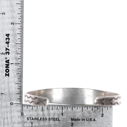 6.35" c1940's Navajo Hand stamped sterling silver cuff bracelet w/ nice pattern - Estate Fresh Austin
