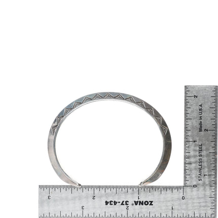 6.6" Leonard Paquin Laguna Zuni Carinated sterling silver stamped cuff bracelet - Estate Fresh Austin
