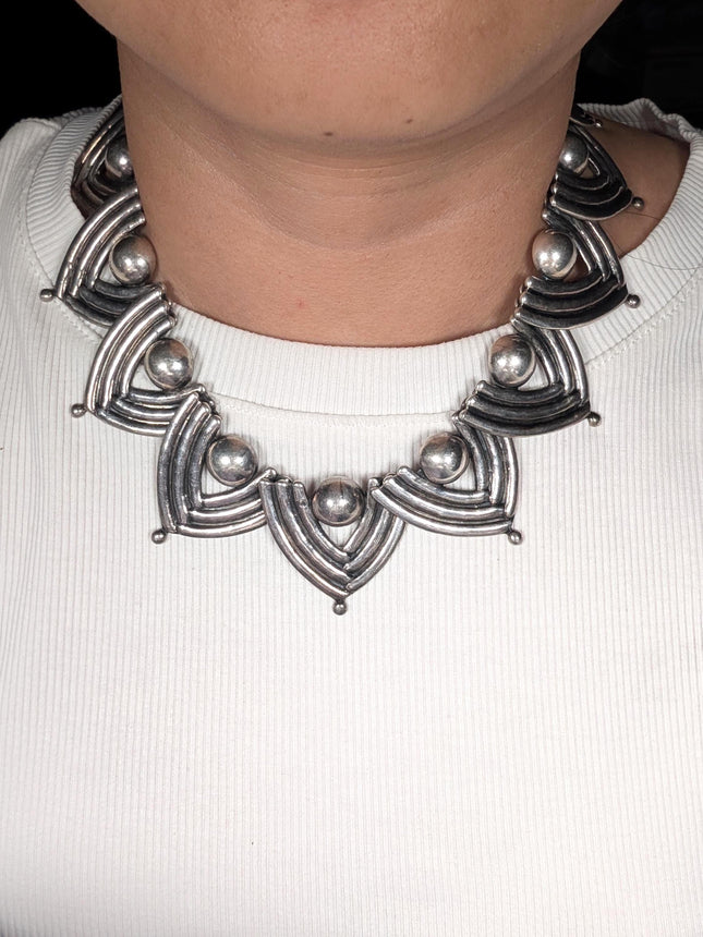 15.75" c1950's Los Castillo 481 sterling silver modernist Mexican necklace