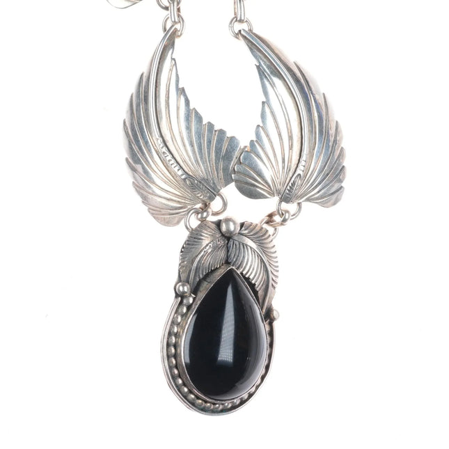 K Navajo sterling silver onyx pendant necklace with feather links
