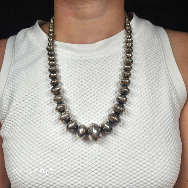 23.5" Leo Yazzie Handmade beads Navajo pearl Necklace vintage sterling silver