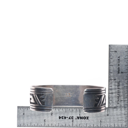 6.75" Tommy Singer Navajo sterling silver geometric rug pattern cuff bracelet