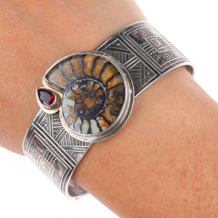 6.5" Retro Tabra Sterling silver Ammonite fossil Garnet cuff bracelet