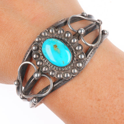 6.1" 30's-40's Vintage Navajo sterling silver hearts/carinated cuff bracelet