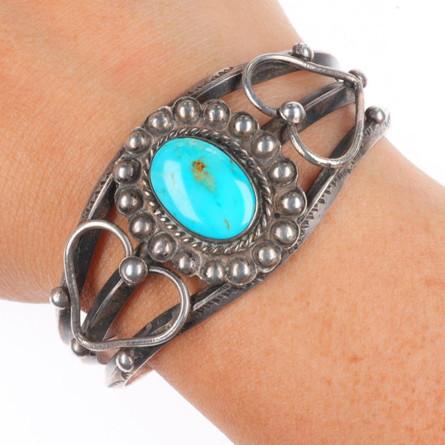 6.1" 30's-40's Vintage Navajo sterling silver hearts/carinated cuff bracelet