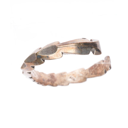 6.4" Vintage Navajo sterling silver carinated cuff bracelet with jagged edges