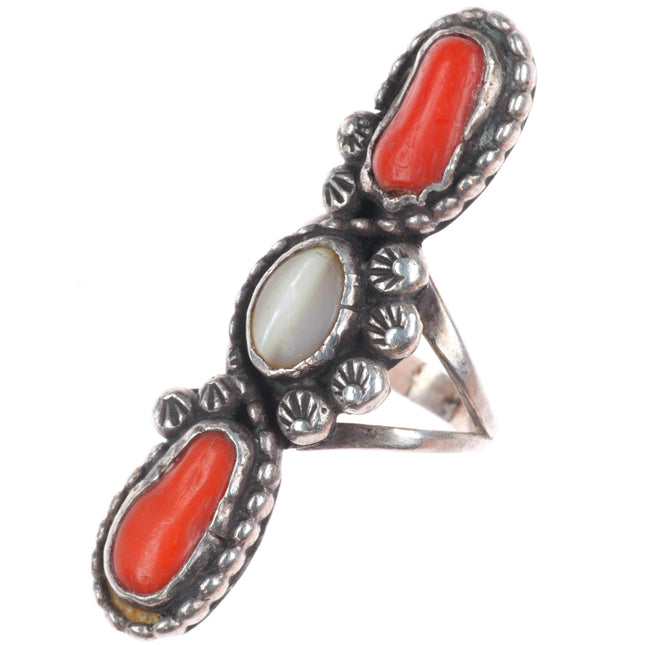 sz4 Vintage Navajo sterling silver long coral/shell three stone ring