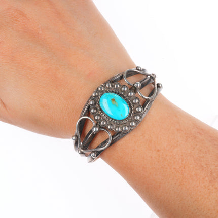 6.1" 30's-40's Vintage Navajo sterling silver hearts/carinated cuff bracelet