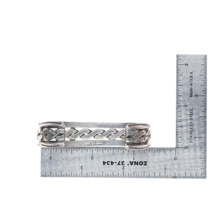 6.7" IH Coin sterling silver vintage Navajo hand stamped carinated/twisted cuff bracelet