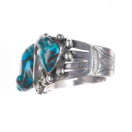 6.3" c1940 Leekya Deyuse Zuni Carved Azurite frogs sterling silver cuff bracelet