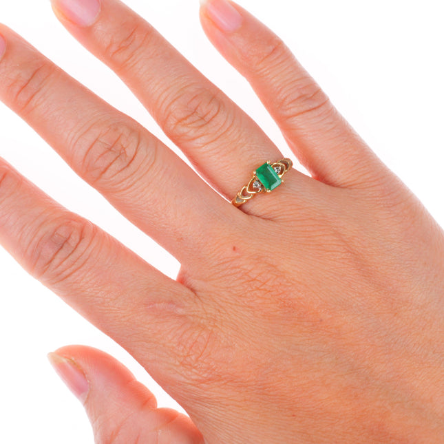 sz6.5 14k yellow gold natural Columbian emerald/diamond hearts size 6.5 ring