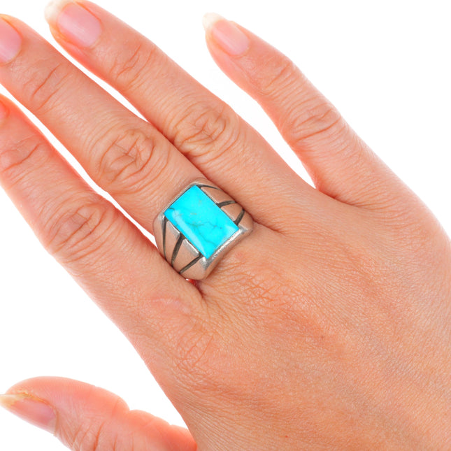 sz9.5 vintage Navajo sterling silver chiseled sides ring with turquoise