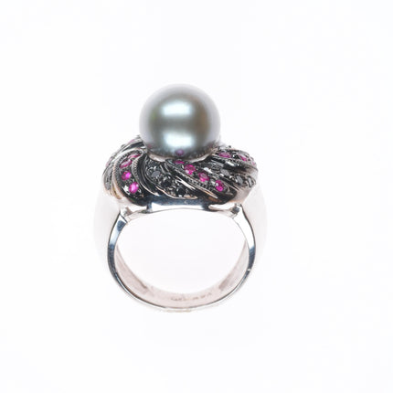sz5 14k white gold, 10.5mm pearl, black diamond, rubies cocktail ring