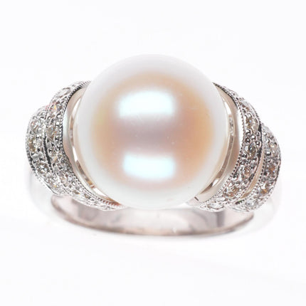 sz5 14k white gold, large pearl ring with small diamond encrusted bands