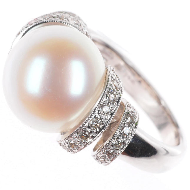 sz5 14k white gold, large pearl ring with small diamond encrusted bands