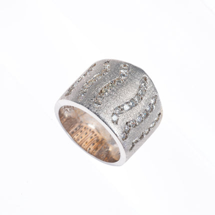 sz6.25 14k white gold textured abstract diamond rows band ring