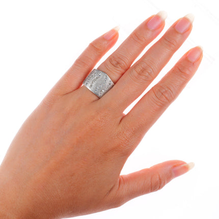 sz6.25 14k white gold textured abstract diamond rows band ring