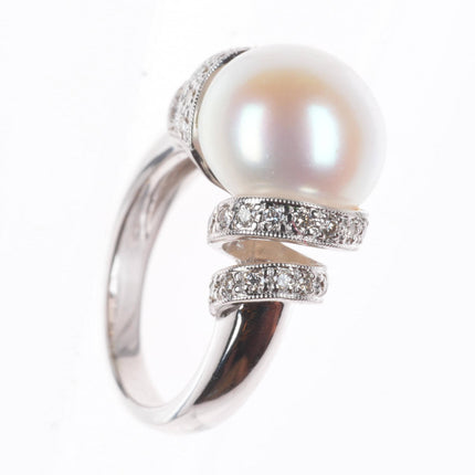 sz5 14k white gold, large pearl ring with small diamond encrusted bands