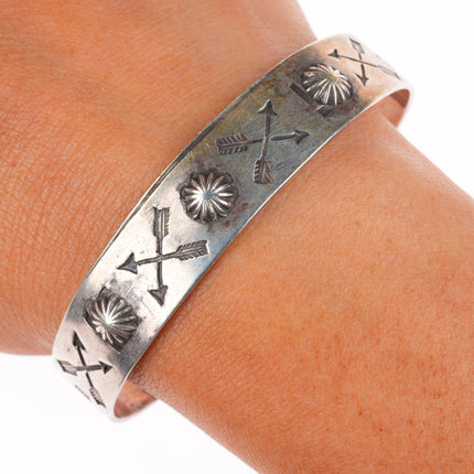 6.9" c1920's Antique Navajo sterling silver arrows/whirling logs cuff bracelet