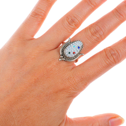 sz9 Bev Etsate Zuni sterling silver carved mother of pearl corn inlay ring