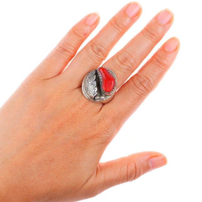 sz9 Nieto Zuni sterling silver large vintage coral ring with stamped leaf