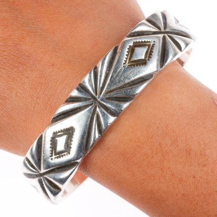 7.5" c1950 Mark Chee Navajo sterling silver deep stamped heavy cuff bracelet