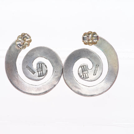 Kenneth Begay Navajo design White Hogan shop swirl/snail sterling silver earrings