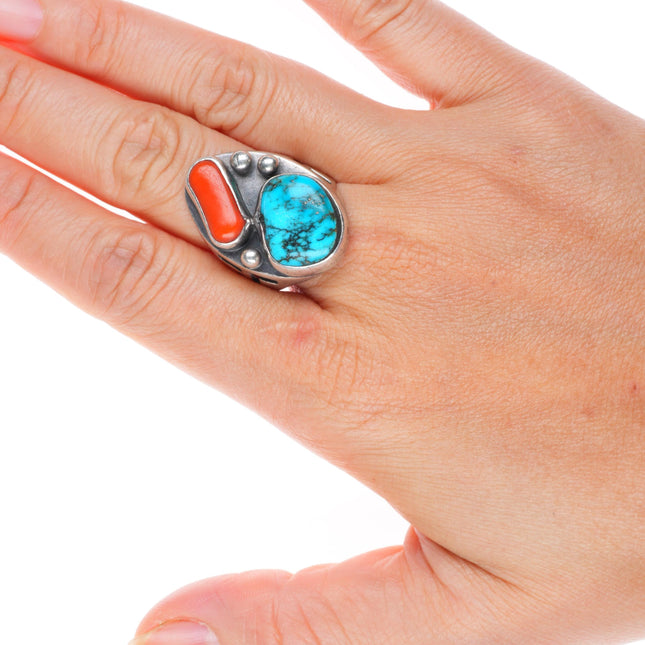 sz9.5 vintage Navajo sterling silver turquoise and coral cutout sides ring