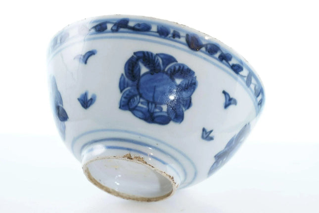 Ming/transitional period Chinese porcelain bowl with blue underglaze decoration - Estate Fresh Austin