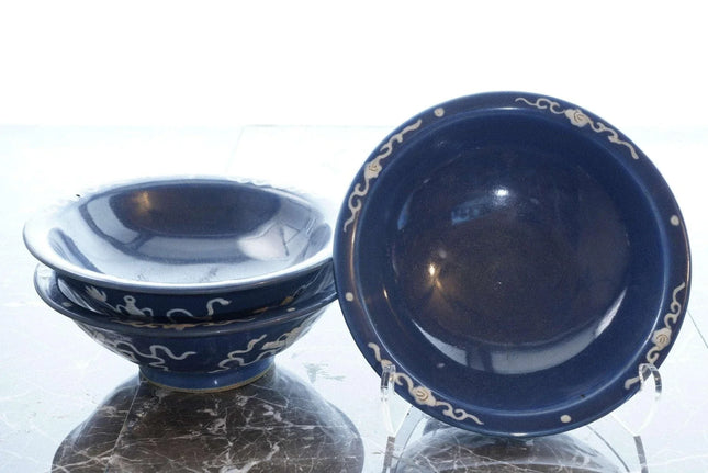 Qing Chinese Blue/White Slip Decorated bowls - Estate Fresh Austin
