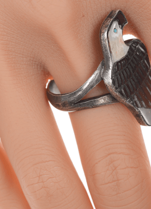 sz16 c1950's Zuni Carved Eagle silver ring - Estate Fresh Austin