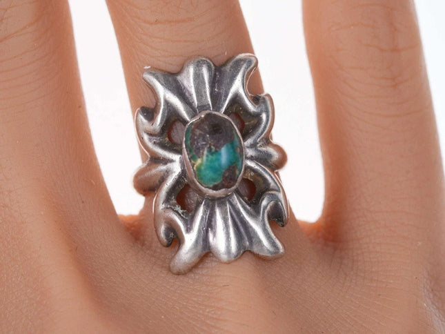 sz5.75 Vintage Native American Tufa Cast Silver and turquoise ring - Estate Fresh Austin