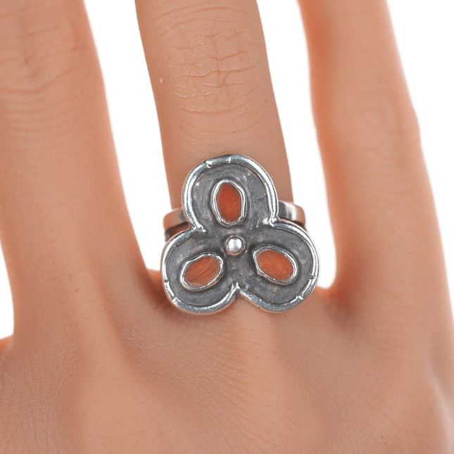 Sz6.75 Southwestern silver and coral inlay clover ring - Estate Fresh Austin