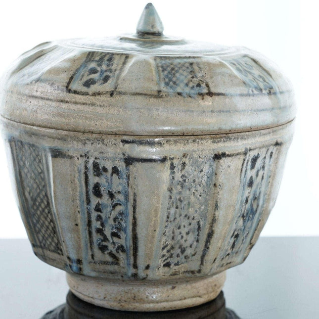 Very Large 15th/16th Century Thai Sawankhalok Kiln Condiment Jar with Lid - Estate Fresh Austin